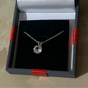 Elegant Silver Necklace with Crystal Pendant
